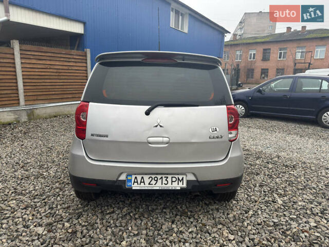 Серый Мицубиси Кольт, объемом двигателя 1.33 л и пробегом 170 тыс. км за 3300 $, фото 5 на Automoto.ua