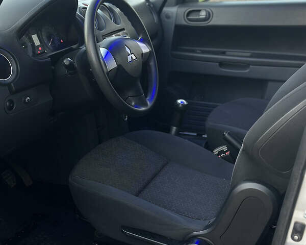 Серый Мицубиси Кольт, объемом двигателя 1.12 л и пробегом 107 тыс. км за 5200 $, фото 14 на Automoto.ua