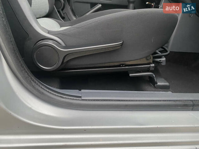 Сірий Міцубісі Кольт, об'ємом двигуна 1.33 л та пробігом 170 тис. км за 6900 $, фото 13 на Automoto.ua