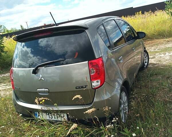 Сірий Міцубісі Кольт, об'ємом двигуна 1.33 л та пробігом 202 тис. км за 4999 $, фото 11 на Automoto.ua