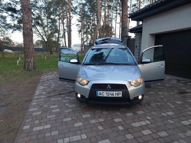 Серый Мицубиси Кольт, объемом двигателя 1.3 л и пробегом 150 тыс. км за 3999 $, фото 10 на Automoto.ua