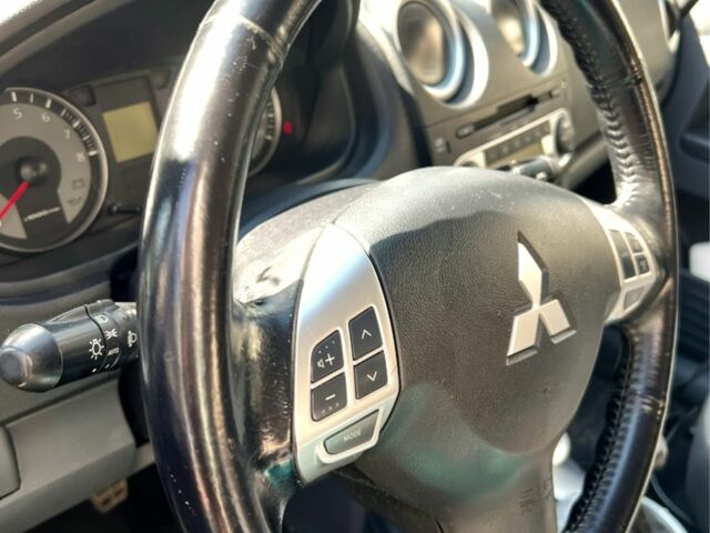 Мицубиси Кольт 2011 в Здолбунове на Automoto.ua Серый Мицубиси Кольт, объемом двигателя 1.3 л и пробегом 200 тыс. км за 4600 $, фото 6 на Automoto.ua