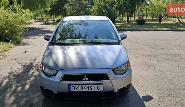 Мицубиси Кольт 2011 в Ровно на Automoto.ua Серый Мицубиси Кольт, объемом двигателя 1.33 л и пробегом 210 тыс. км за 6400 $, фото 19 на Automoto.ua
