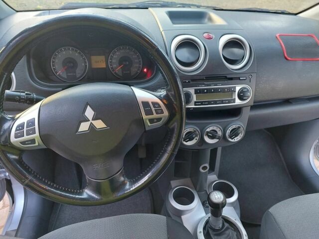 Серый Мицубиси Кольт, объемом двигателя 1.3 л и пробегом 150 тыс. км за 3999 $, фото 15 на Automoto.ua