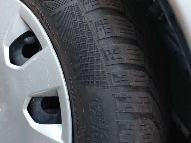 Серый Мицубиси Кольт, объемом двигателя 1.3 л и пробегом 150 тыс. км за 3999 $, фото 22 на Automoto.ua