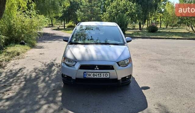 Мицубиси Кольт 2011 в Ровно на Automoto.ua Серый Мицубиси Кольт, объемом двигателя 1.33 л и пробегом 210 тыс. км за 6400 $, фото 6 на Automoto.ua