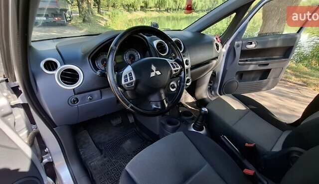 Сірий Міцубісі Кольт, об'ємом двигуна 1.33 л та пробігом 210 тис. км за 6200 $, фото 3 на Automoto.ua