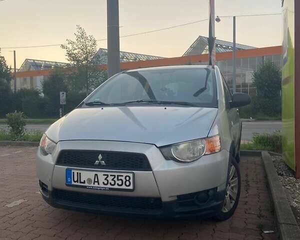 Сірий Міцубісі Кольт, об'ємом двигуна 1.1 л та пробігом 140 тис. км за 2478 $, фото 2 на Automoto.ua