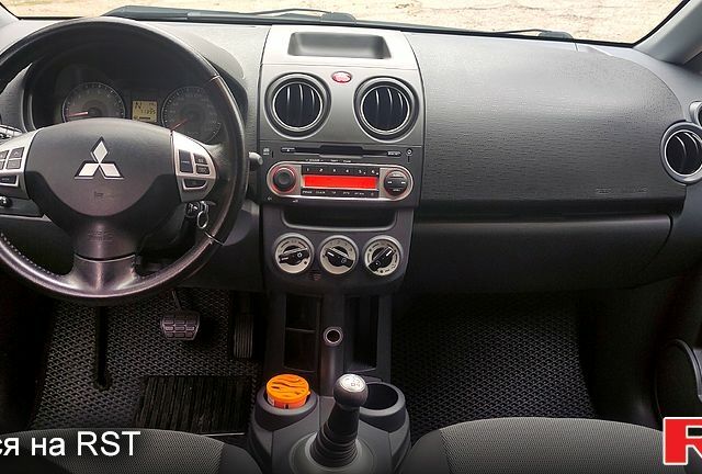 Сірий Міцубісі Кольт, об'ємом двигуна 1.3 л та пробігом 71 тис. км за 7800 $, фото 5 на Automoto.ua