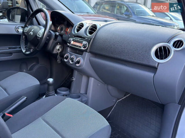 Мицубиси Кольт 2012 в Черновцах на Automoto.ua Серый Мицубиси Кольт, объемом двигателя 1.33 л и пробегом 127 тыс. км за 7200 $, фото 7 на Automoto.ua