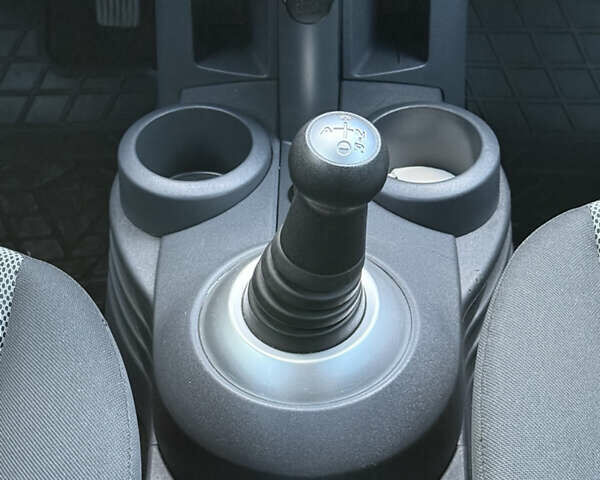 Мицубиси Кольт 2012 в Черновцах на Automoto.ua Серый Мицубиси Кольт, объемом двигателя 1.33 л и пробегом 127 тыс. км за 7200 $, фото 25 на Automoto.ua