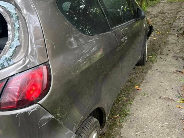 Сірий Міцубісі Кольт, об'ємом двигуна 1.1 л та пробігом 130 тис. км за 1200 $, фото 4 на Automoto.ua