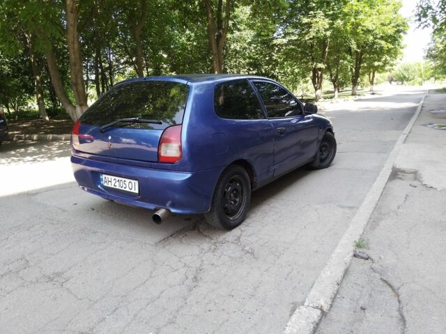 Синий Мицубиси Кольт, объемом двигателя 0 л и пробегом 250 тыс. км за 651 $, фото 2 на Automoto.ua