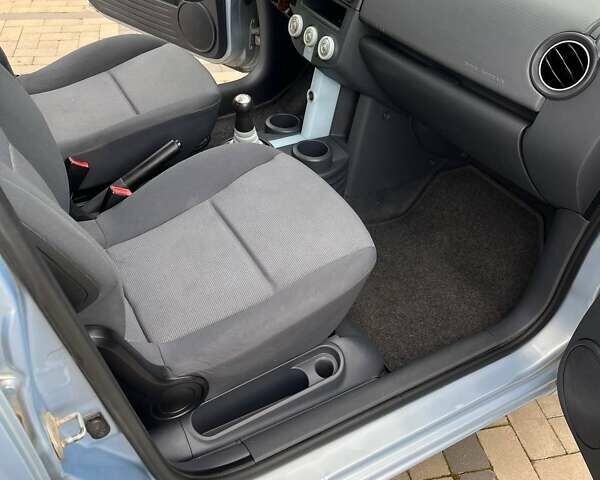 Синій Міцубісі Кольт, об'ємом двигуна 1.3 л та пробігом 170 тис. км за 4799 $, фото 12 на Automoto.ua