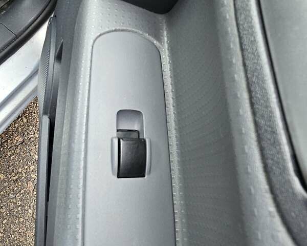 Синій Міцубісі Кольт, об'ємом двигуна 1.33 л та пробігом 170 тис. км за 4500 $, фото 15 на Automoto.ua