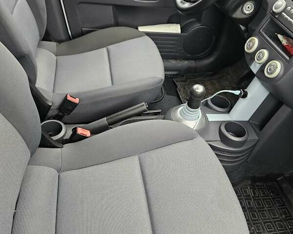 Синій Міцубісі Кольт, об'ємом двигуна 1.33 л та пробігом 170 тис. км за 4500 $, фото 12 на Automoto.ua