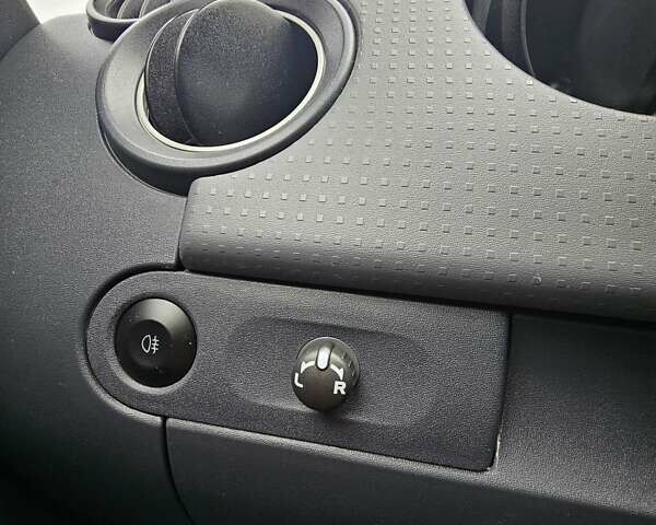 Синій Міцубісі Кольт, об'ємом двигуна 1.33 л та пробігом 170 тис. км за 4500 $, фото 16 на Automoto.ua