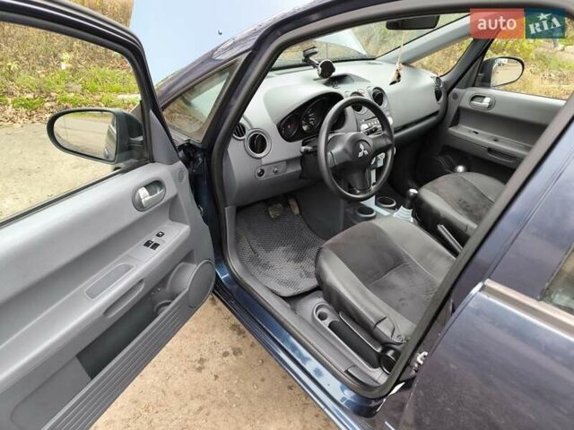 Синий Мицубиси Кольт, объемом двигателя 1.33 л и пробегом 100 тыс. км за 5500 $, фото 8 на Automoto.ua