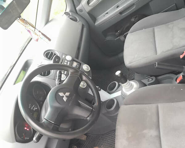 Синій Міцубісі Кольт, об'ємом двигуна 1.33 л та пробігом 214 тис. км за 4800 $, фото 6 на Automoto.ua