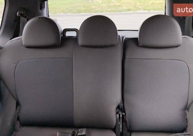 Синій Міцубісі Кольт, об'ємом двигуна 1.3 л та пробігом 140 тис. км за 4500 $, фото 1 на Automoto.ua