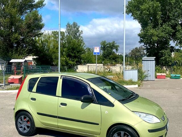 Зеленый Мицубиси Кольт, объемом двигателя 1.3 л и пробегом 183 тыс. км за 4600 $, фото 5 на Automoto.ua