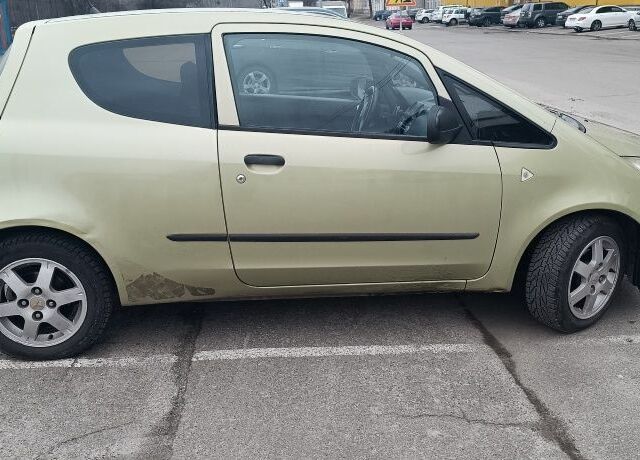 Зелений Міцубісі Кольт, об'ємом двигуна 1.3 л та пробігом 160 тис. км за 3500 $, фото 2 на Automoto.ua