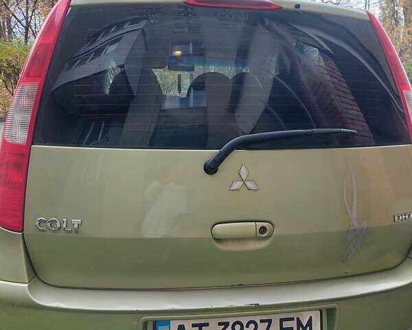 Зеленый Мицубиси Кольт, объемом двигателя 1.49 л и пробегом 352 тыс. км за 3800 $, фото 5 на Automoto.ua
