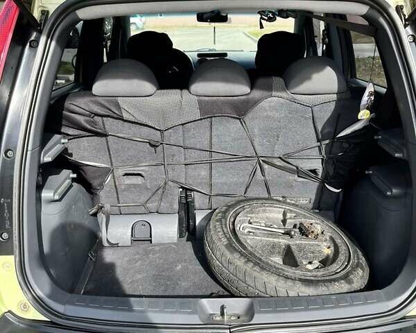 Зеленый Мицубиси Кольт, объемом двигателя 1.33 л и пробегом 188 тыс. км за 4200 $, фото 7 на Automoto.ua