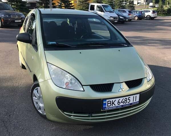 Зелений Міцубісі Кольт, об'ємом двигуна 1.49 л та пробігом 187 тис. км за 3500 $, фото 2 на Automoto.ua