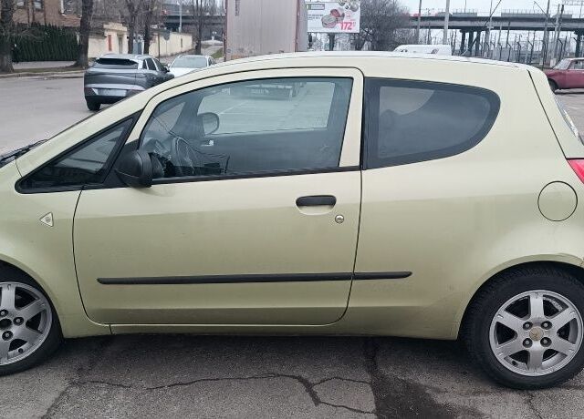 Зелений Міцубісі Кольт, об'ємом двигуна 1.3 л та пробігом 160 тис. км за 3500 $, фото 3 на Automoto.ua