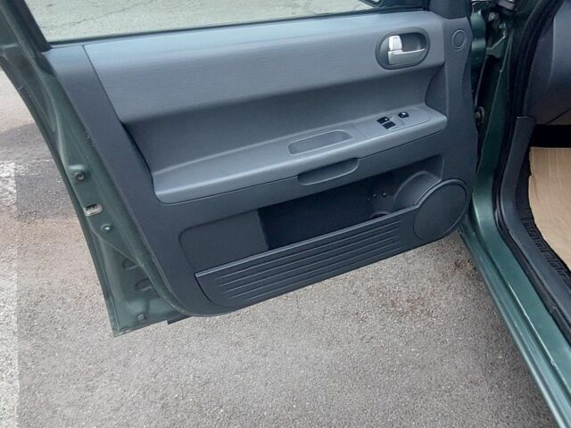 Зелений Міцубісі Кольт, об'ємом двигуна 1.3 л та пробігом 182 тис. км за 4200 $, фото 13 на Automoto.ua