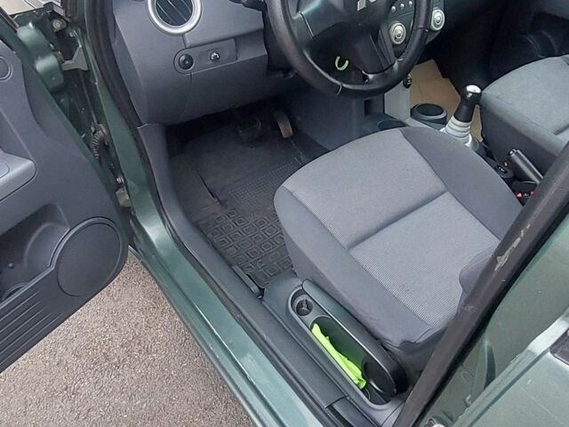 Зелений Міцубісі Кольт, об'ємом двигуна 1.3 л та пробігом 182 тис. км за 4200 $, фото 12 на Automoto.ua