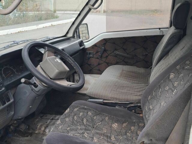 Белый Мицубиси Делика, объемом двигателя 2 л и пробегом 5 тыс. км за 850 $, фото 1 на Automoto.ua