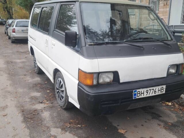 Белый Мицубиси Делика, объемом двигателя 2 л и пробегом 5 тыс. км за 850 $, фото 5 на Automoto.ua