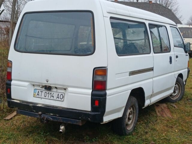 Белый Мицубиси Делика, объемом двигателя 0 л и пробегом 500 тыс. км за 2200 $, фото 2 на Automoto.ua