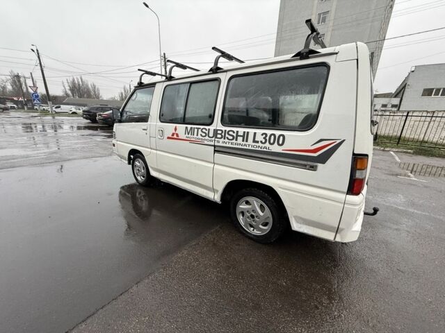 Білий Міцубісі Деліка, об'ємом двигуна 2.5 л та пробігом 350 тис. км за 2700 $, фото 5 на Automoto.ua