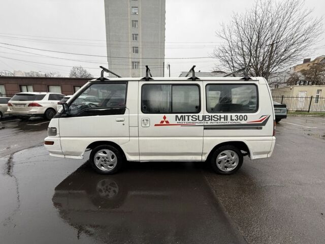 Білий Міцубісі Деліка, об'ємом двигуна 2.5 л та пробігом 350 тис. км за 2700 $, фото 6 на Automoto.ua