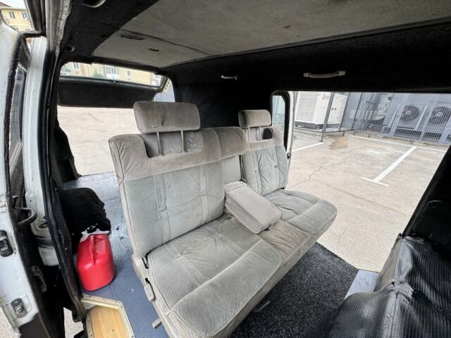 Белый Мицубиси Делика, объемом двигателя 2.5 л и пробегом 350 тыс. км за 2999 $, фото 17 на Automoto.ua