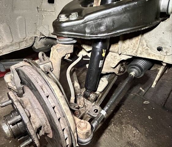 Бежевий Міцубісі Деліка, об'ємом двигуна 2.5 л та пробігом 415 тис. км за 4200 $, фото 18 на Automoto.ua