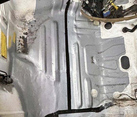 Бежевий Міцубісі Деліка, об'ємом двигуна 2.5 л та пробігом 415 тис. км за 4200 $, фото 8 на Automoto.ua