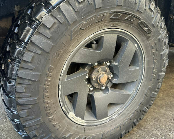 Черный Мицубиси Делика, объемом двигателя 3 л и пробегом 184 тыс. км за 18700 $, фото 17 на Automoto.ua