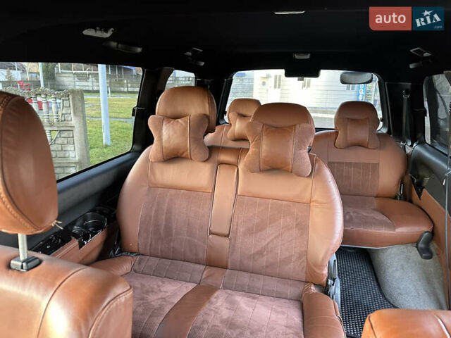 Черный Мицубиси Делика, объемом двигателя 3 л и пробегом 184 тыс. км за 18700 $, фото 27 на Automoto.ua