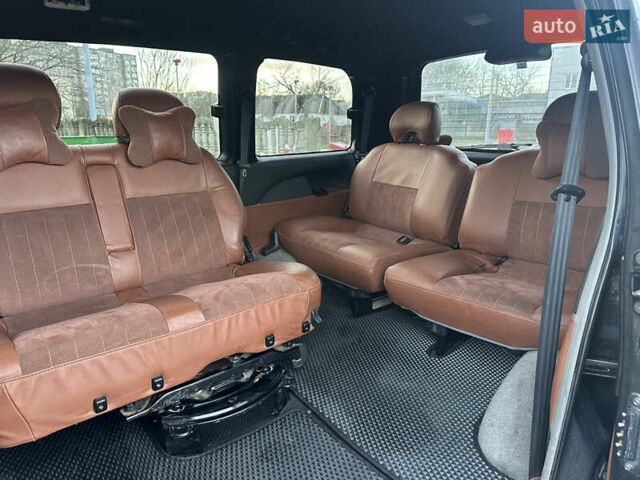 Черный Мицубиси Делика, объемом двигателя 3 л и пробегом 184 тыс. км за 18700 $, фото 24 на Automoto.ua