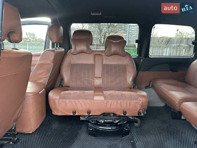 Черный Мицубиси Делика, объемом двигателя 3 л и пробегом 184 тыс. км за 18700 $, фото 25 на Automoto.ua