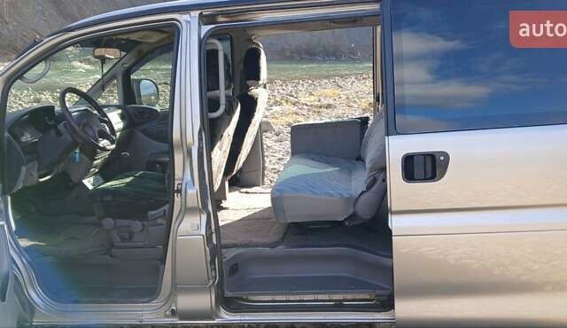 Серый Мицубиси Делика, объемом двигателя 2.5 л и пробегом 347 тыс. км за 9000 $, фото 7 на Automoto.ua