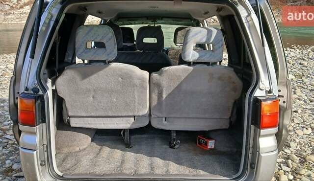 Серый Мицубиси Делика, объемом двигателя 2.5 л и пробегом 347 тыс. км за 9000 $, фото 10 на Automoto.ua