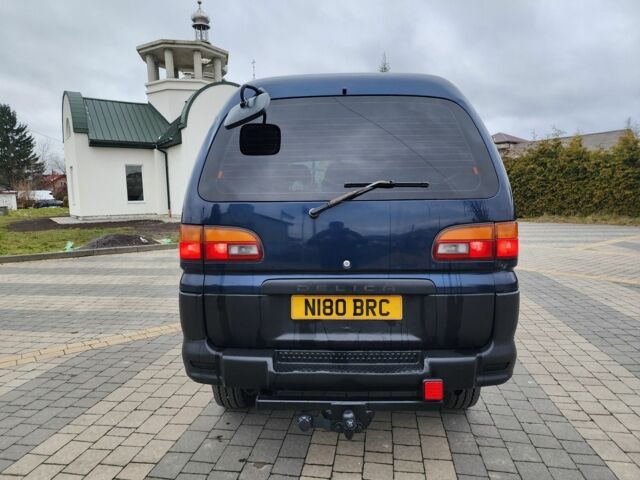 Синий Мицубиси Делика, объемом двигателя 2.8 л и пробегом 135 тыс. км за 7197 $, фото 9 на Automoto.ua