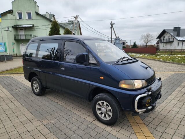 Синий Мицубиси Делика, объемом двигателя 2.8 л и пробегом 135 тыс. км за 7197 $, фото 2 на Automoto.ua