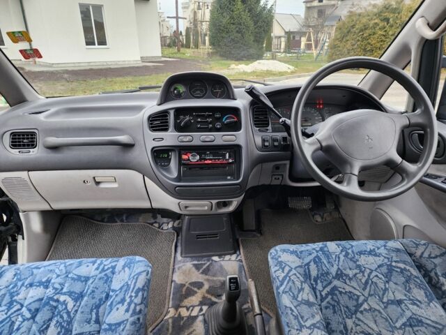 Синий Мицубиси Делика, объемом двигателя 2.8 л и пробегом 135 тыс. км за 7197 $, фото 21 на Automoto.ua