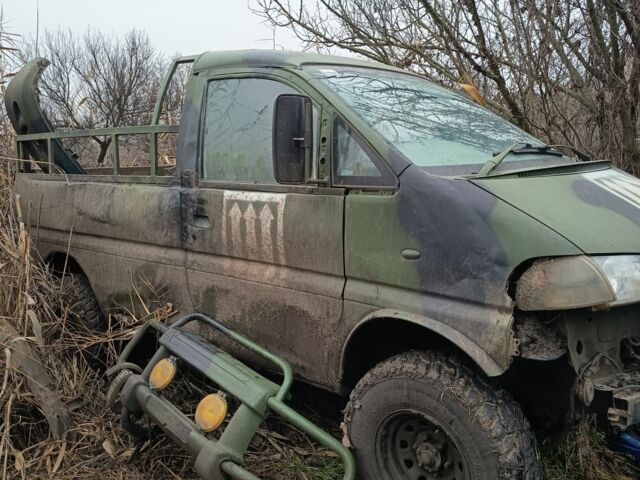 Зеленый Мицубиси Делика, объемом двигателя 2.8 л и пробегом 260 тыс. км за 2200 $, фото 1 на Automoto.ua